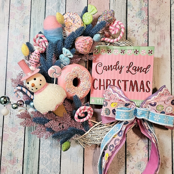 Candyland Christmas wreath 5 - Picture 3 of 12